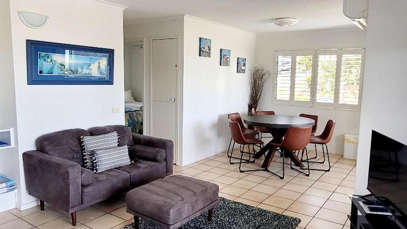 Joanne Apartments Калаундра Екстер'єр фото